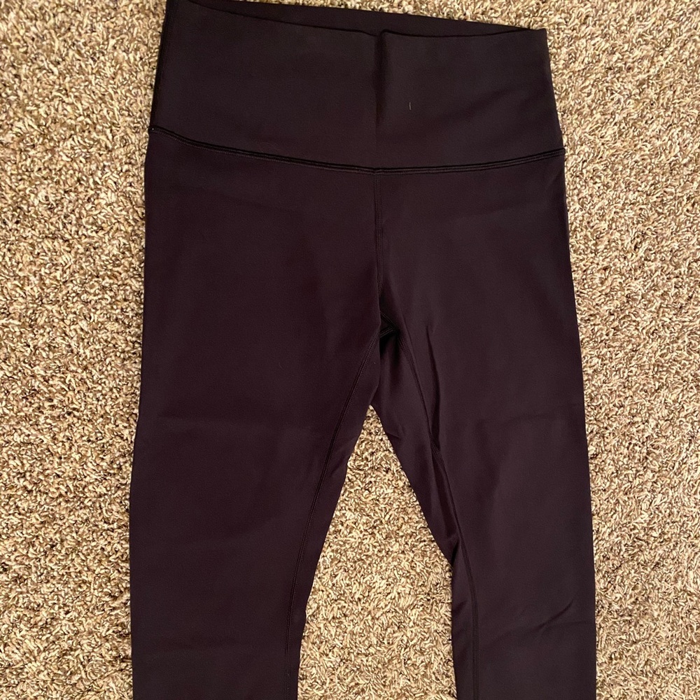 7/8 wunder under black lululemon size 8